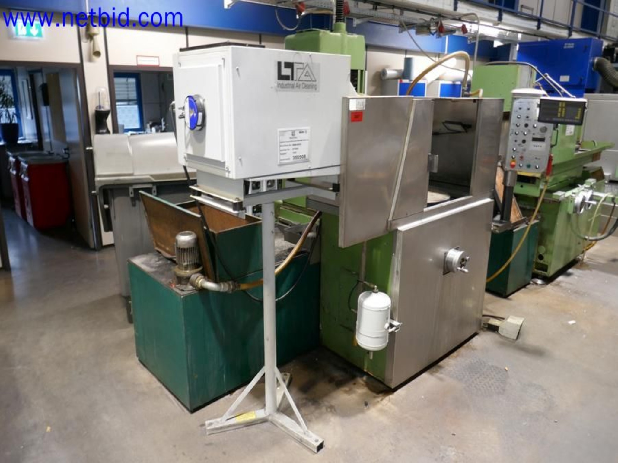 Machines from the toolmaking sector (CNC machining, grinding technology)-2