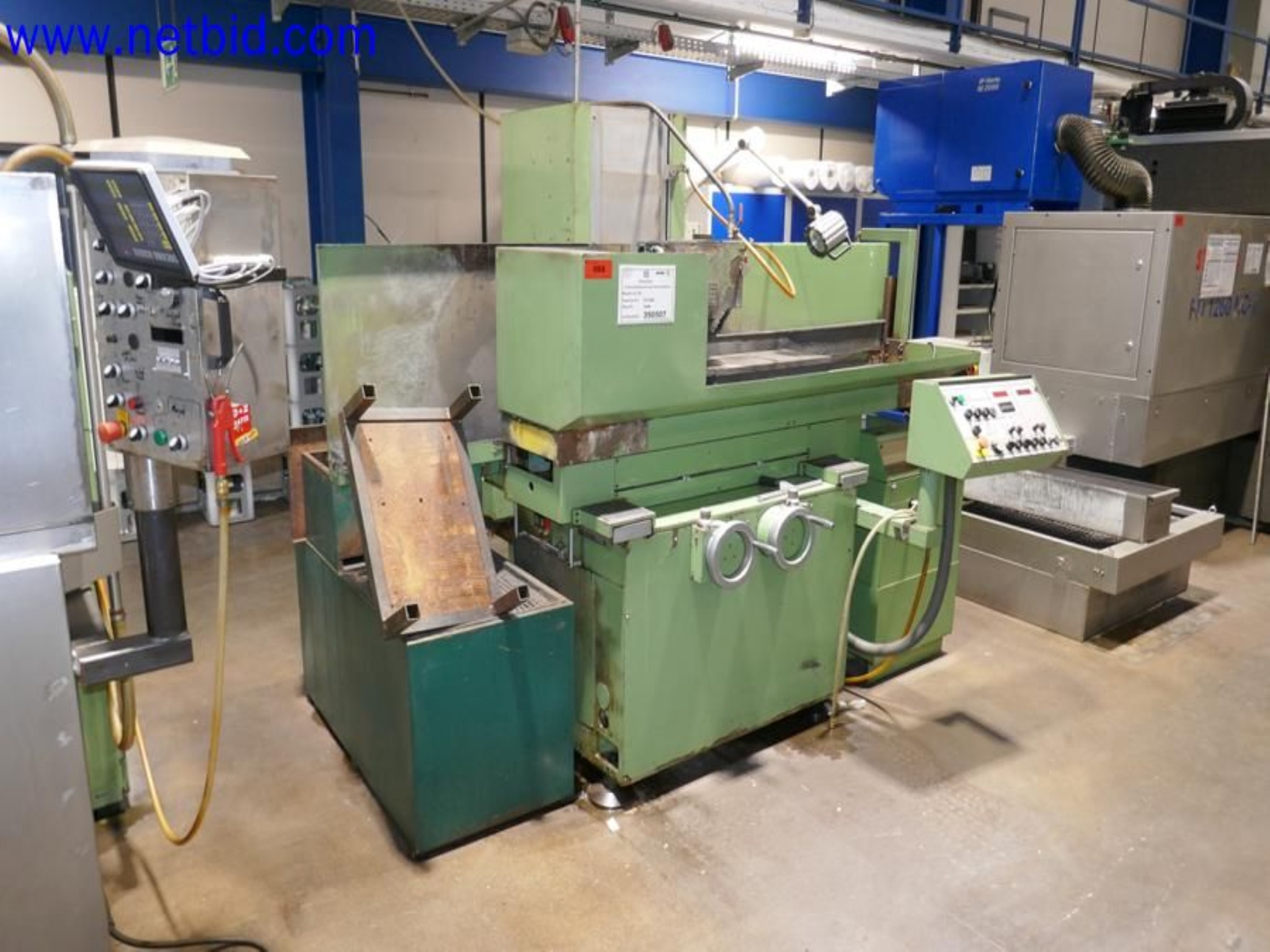 Machines from the toolmaking sector (CNC machining, grinding technology)-3