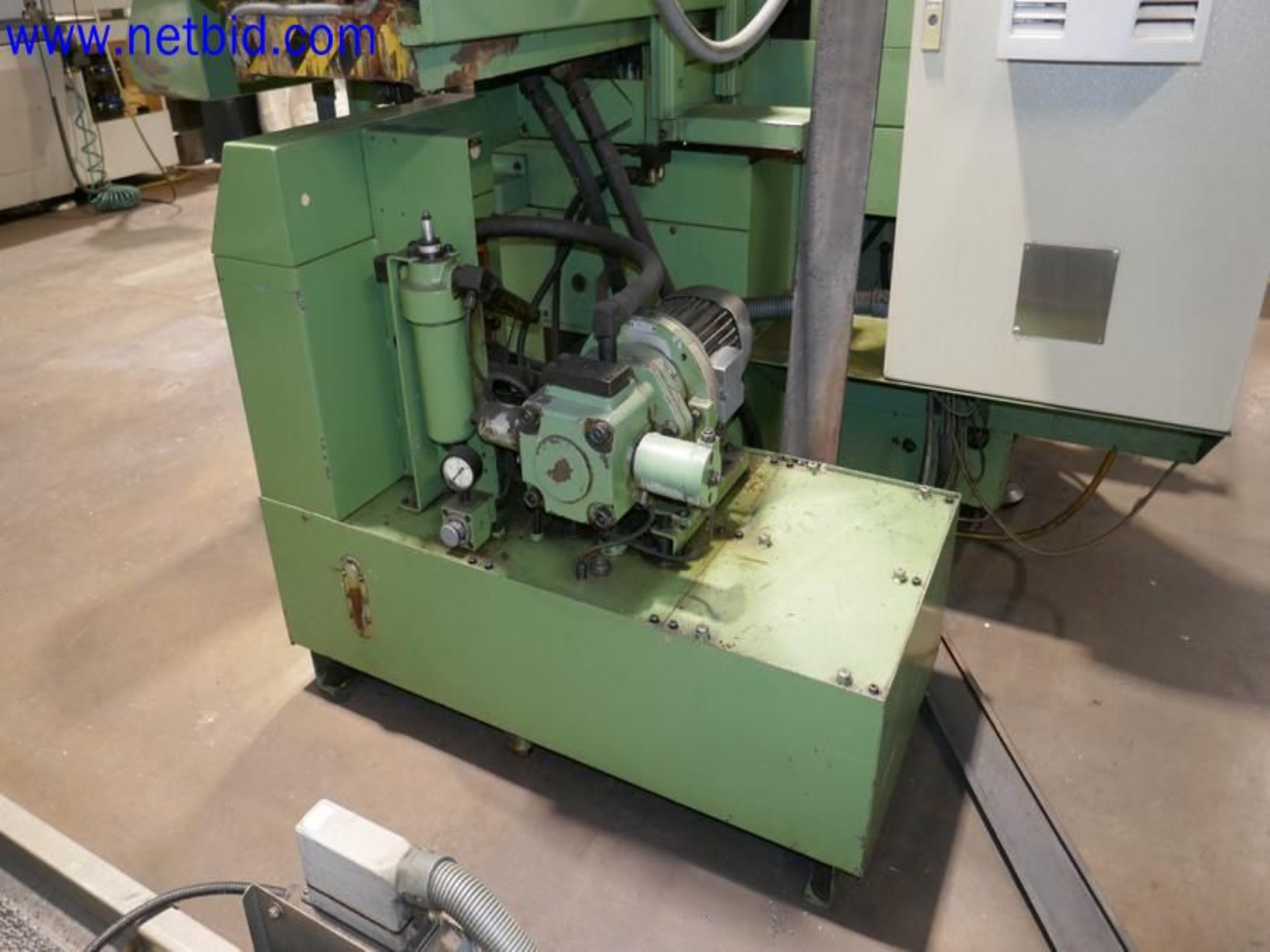 Machines from the toolmaking sector (CNC machining, grinding technology)-8