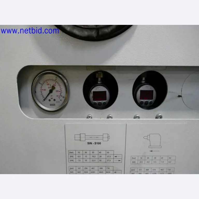 Machines from the toolmaking sector (CNC machining, grinding technology)-12