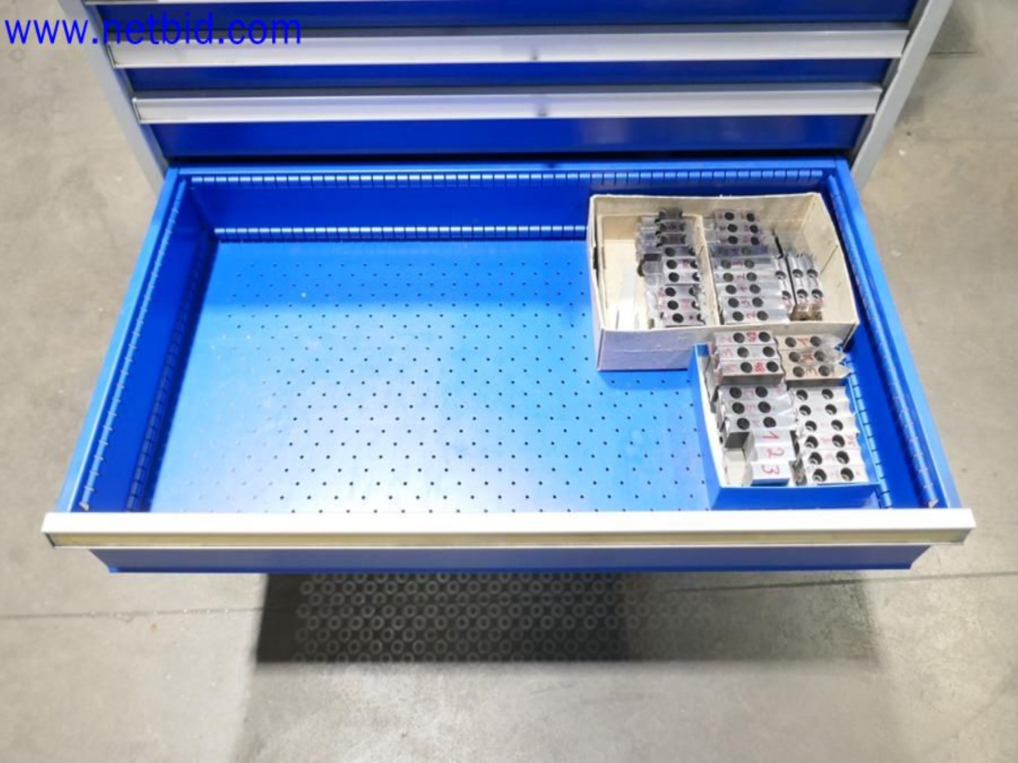 Machines from the toolmaking sector (CNC machining, grinding technology)-12