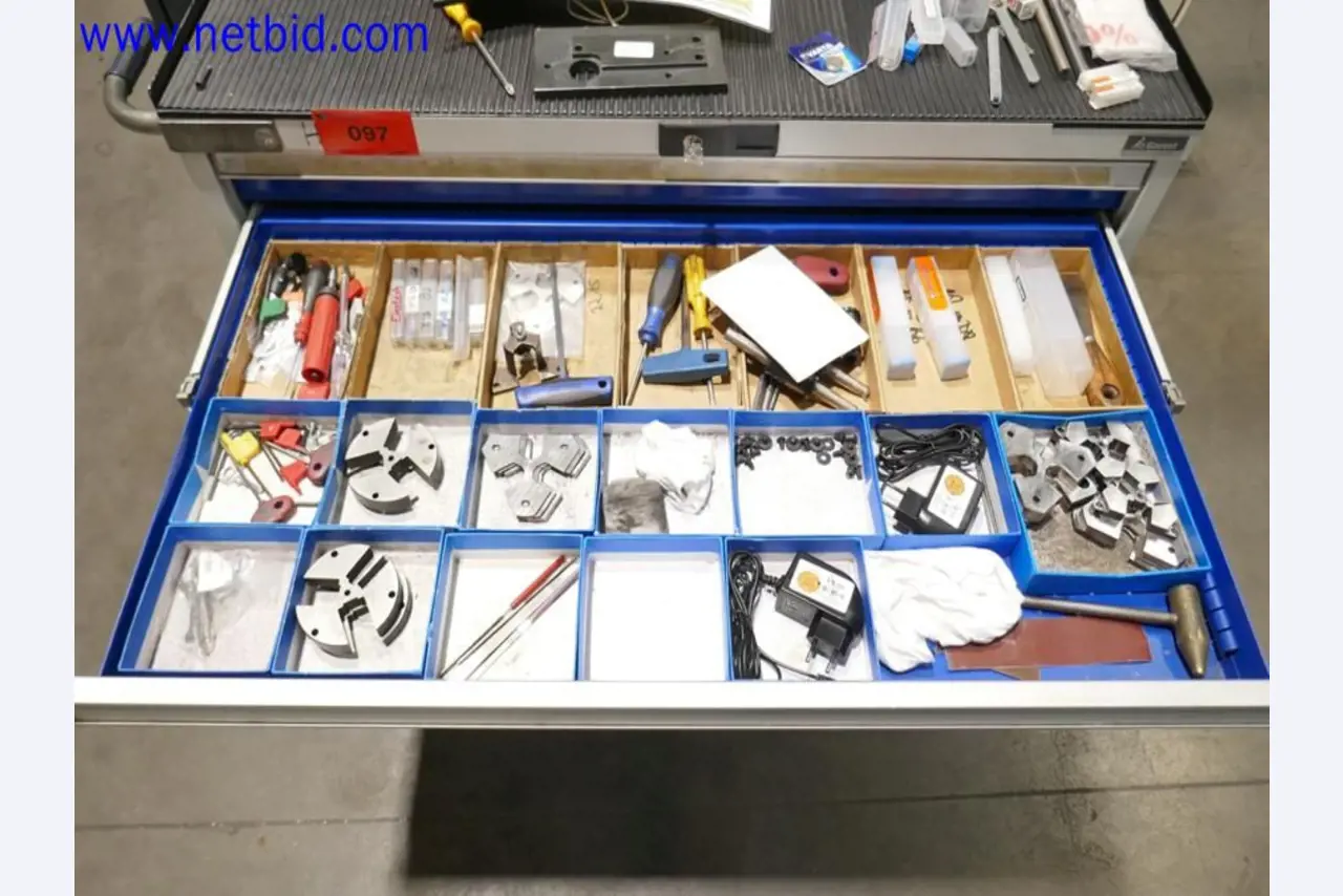 Machines from the toolmaking sector (CNC machining, grinding technology)-13