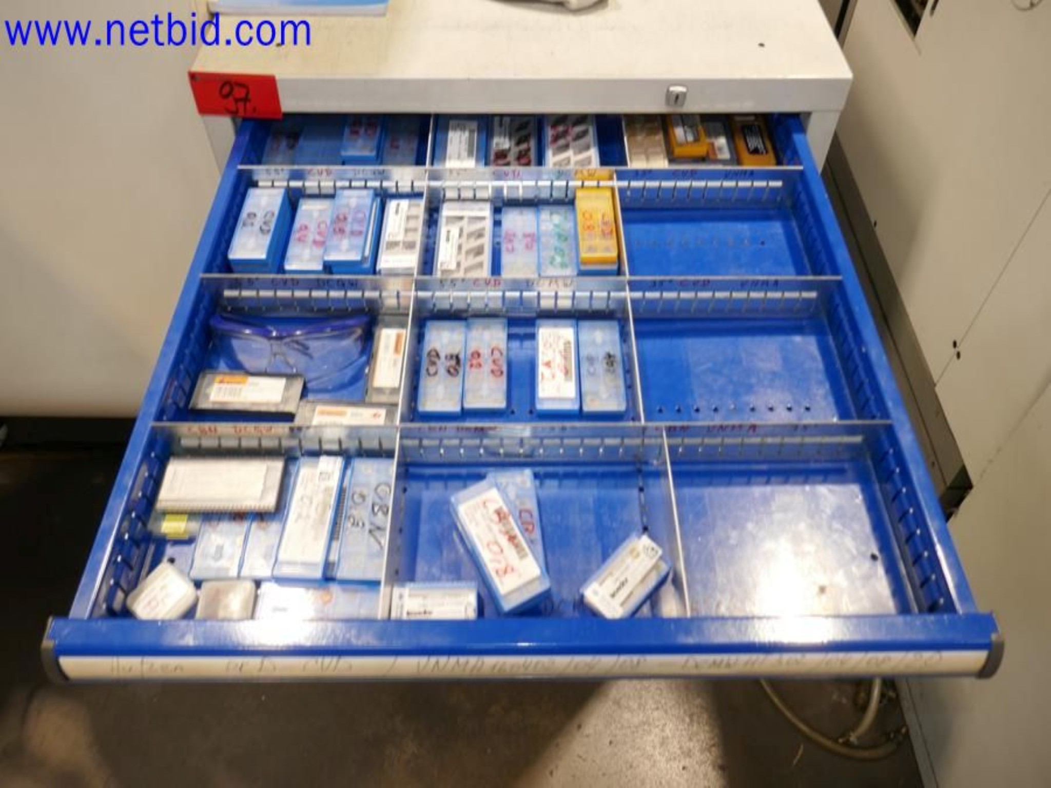 Machines from the toolmaking sector (CNC machining, grinding technology)-1