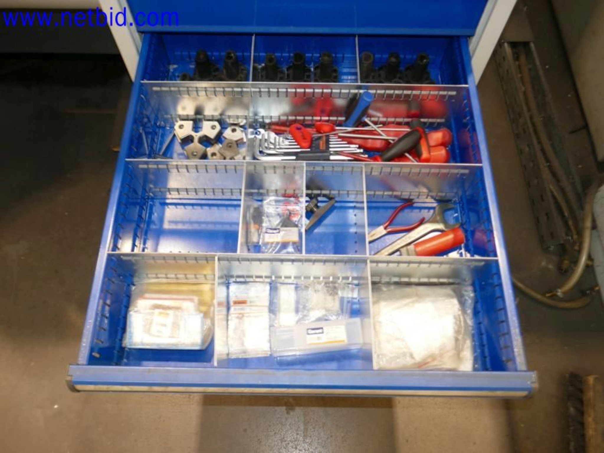 Machines from the toolmaking sector (CNC machining, grinding technology)-8