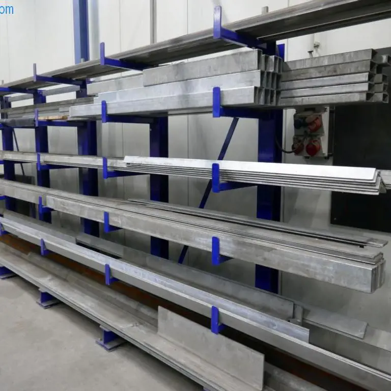 Cantilever rack