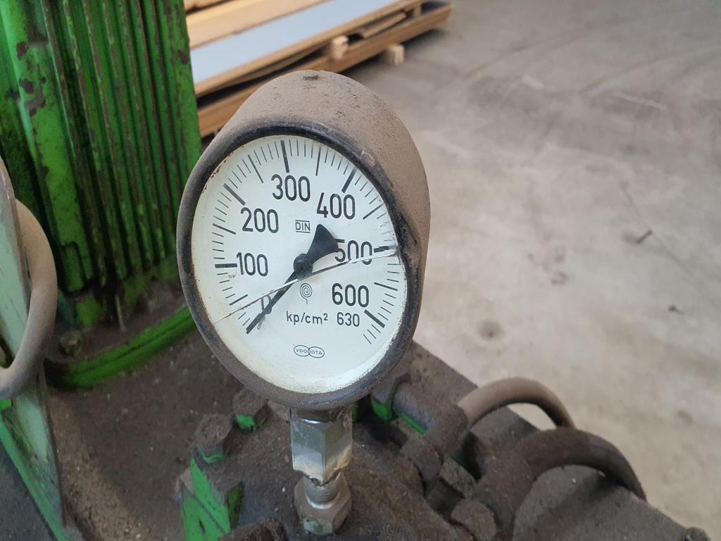 Maquinaria para contratos y montaje en taller-2