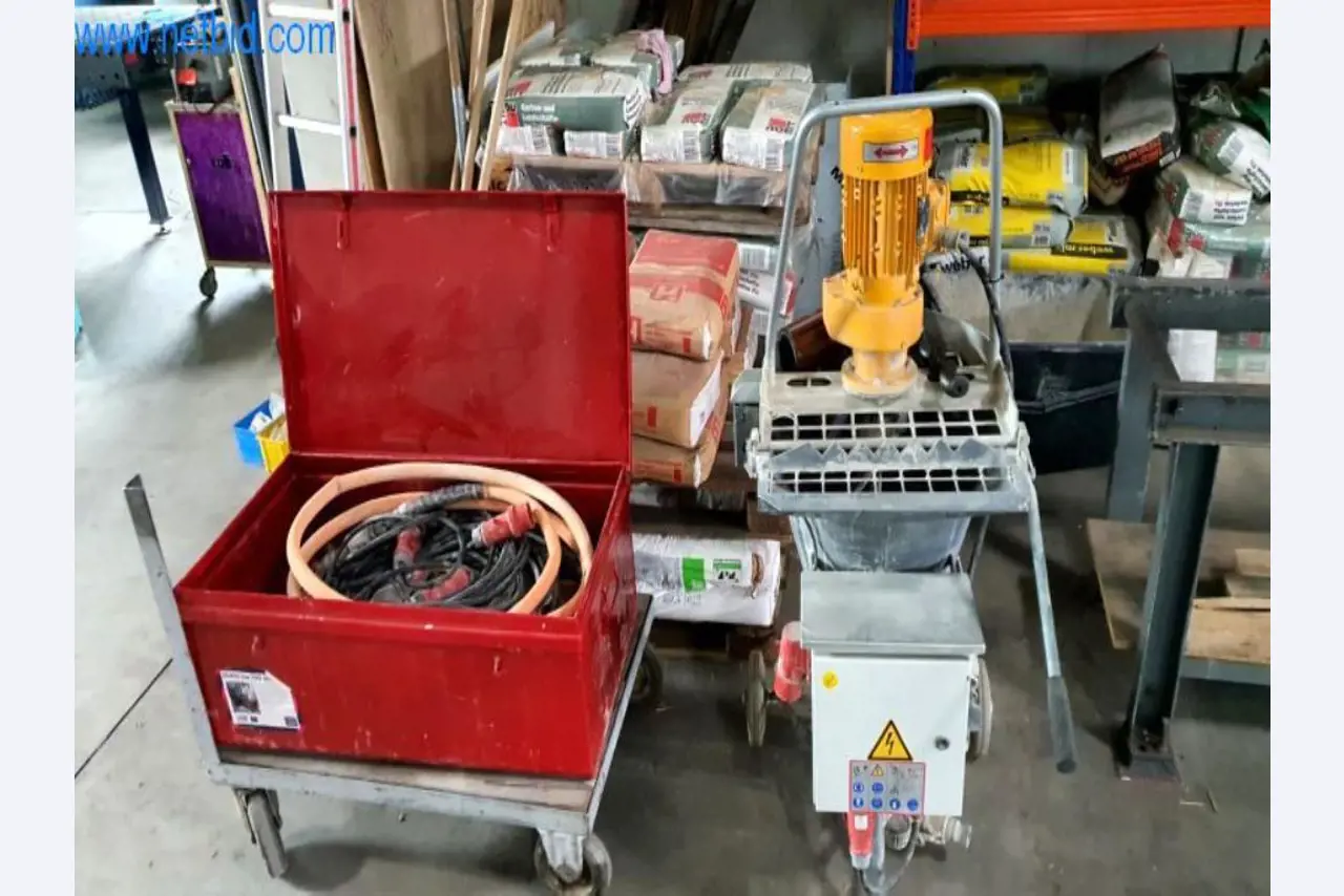 Parc de machines pour l'aménagement d'objets et de magasins-4