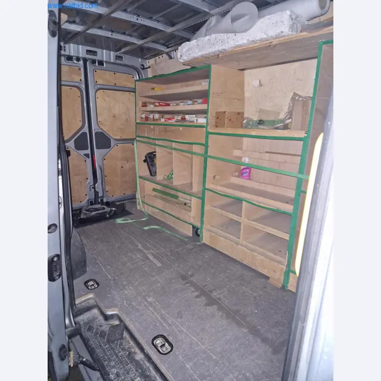 Parc de machines pour l'aménagement d'objets et de magasins-20