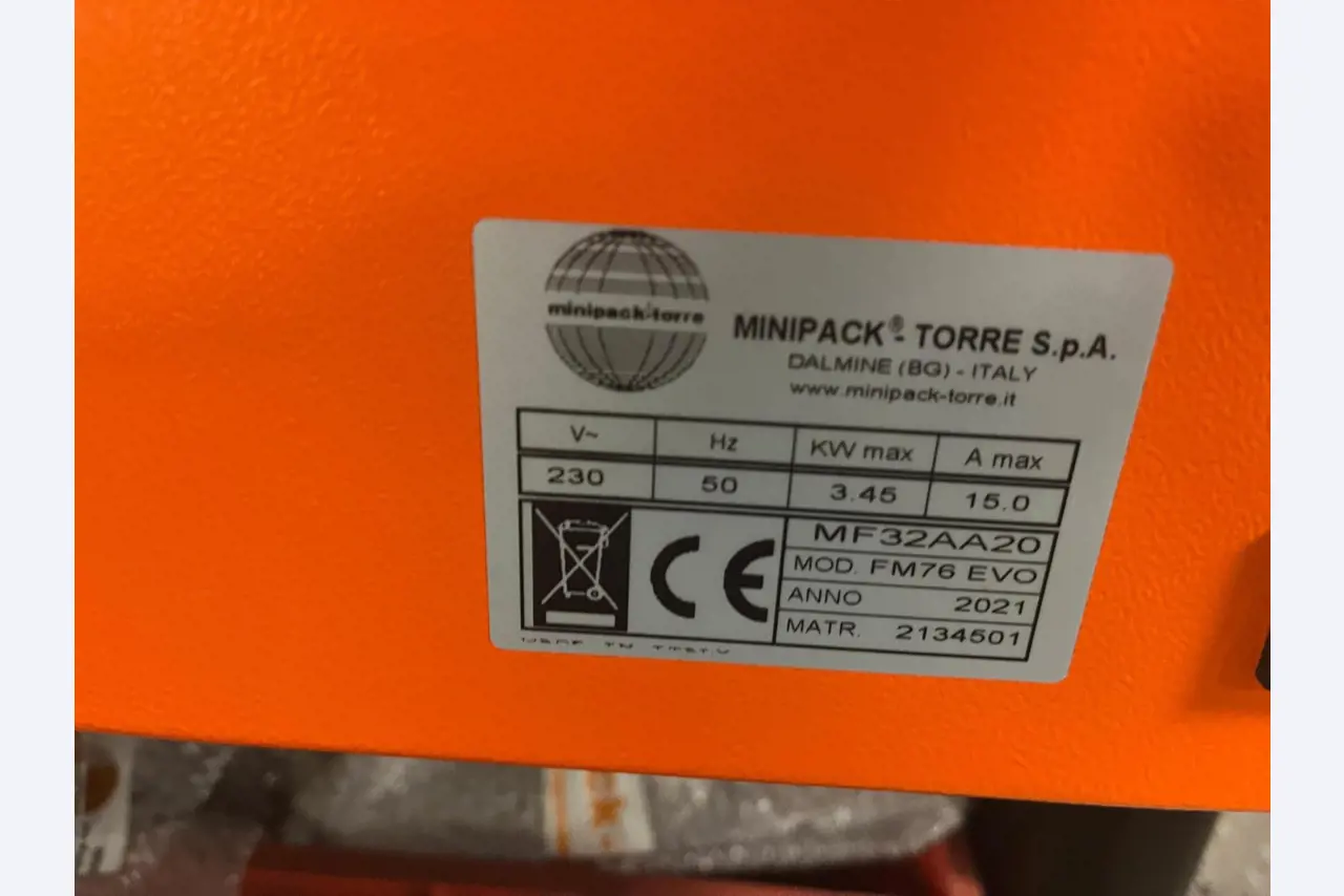 dobro vzdrževani stroji za pakiranje in dodatna oprema.-4