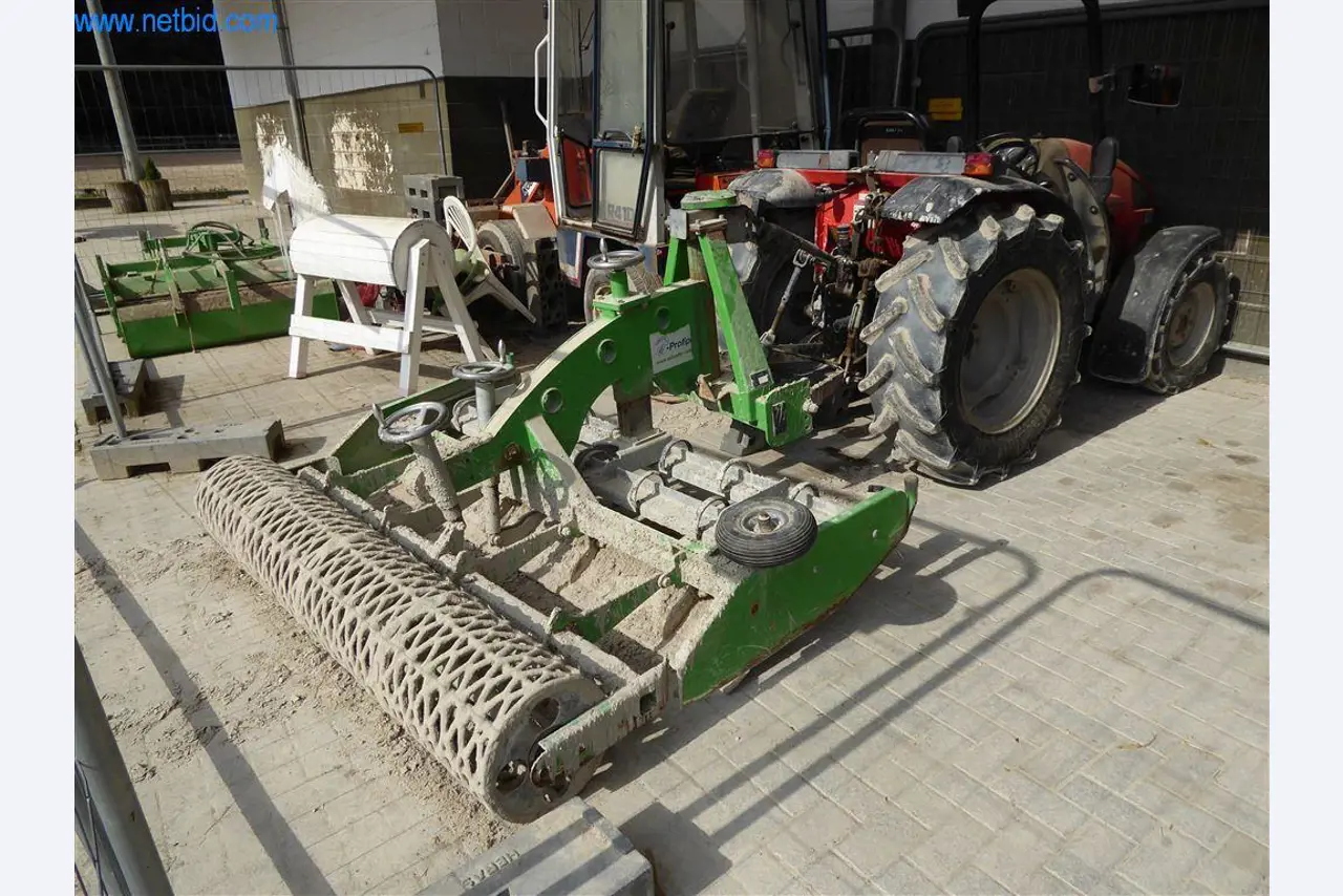 Bedrijfs- en kantooruitrusting van een manege-1