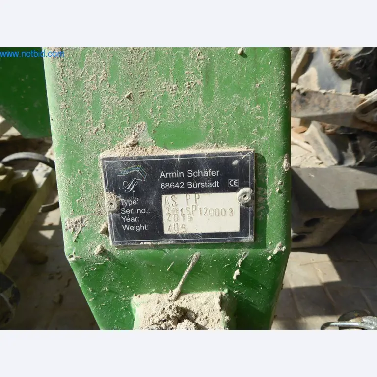 Bedrijfs- en kantooruitrusting van een manege-2