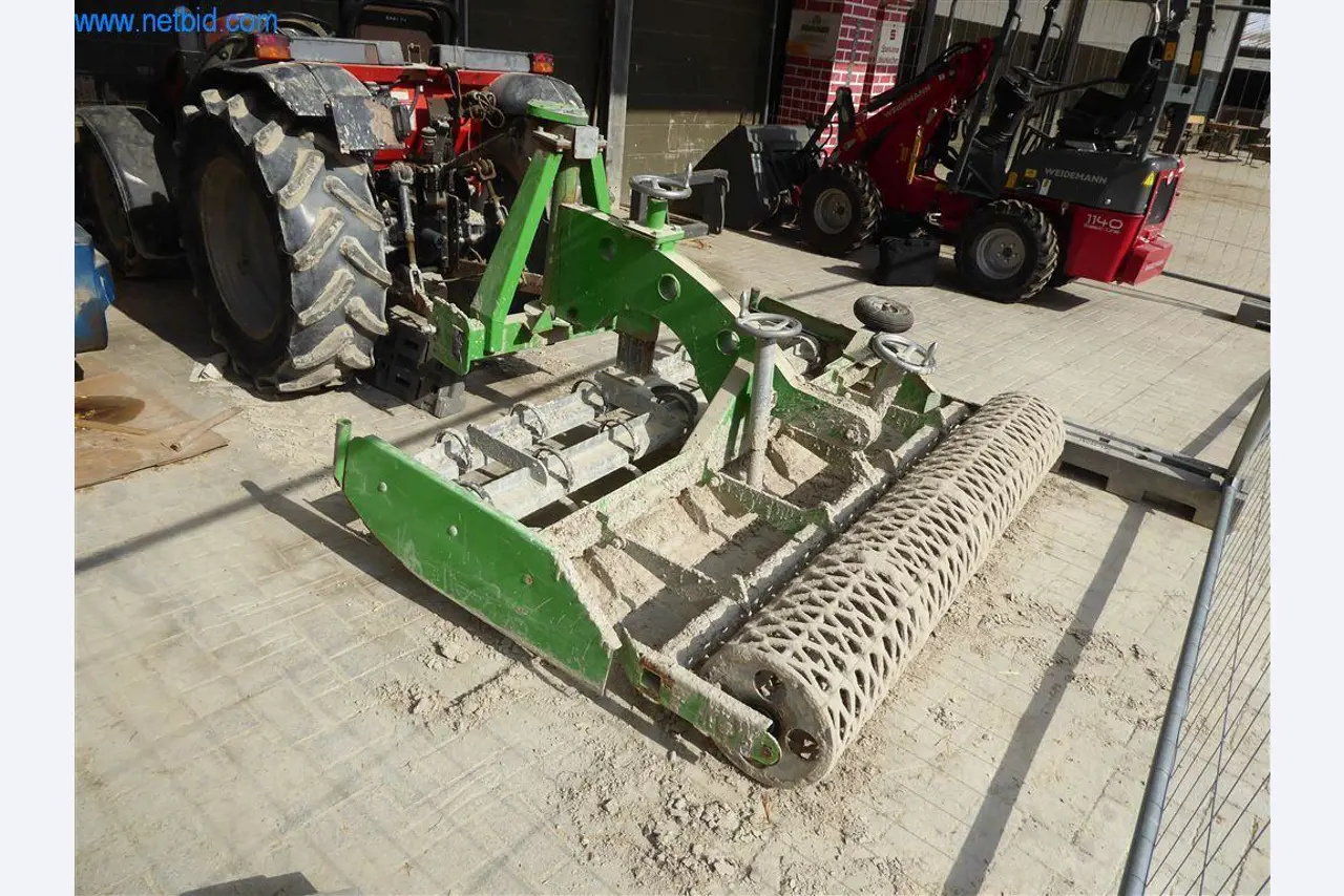 Bedrijfs- en kantooruitrusting van een manege-3