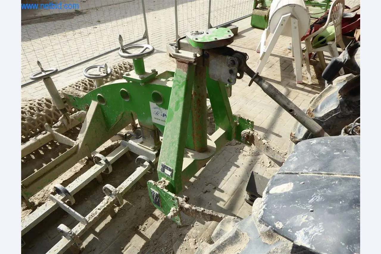 Bedrijfs- en kantooruitrusting van een manege-4