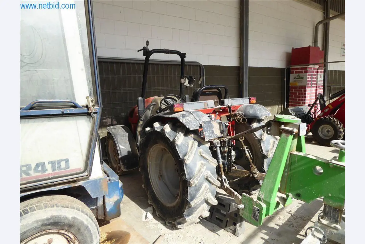 Bedrijfs- en kantooruitrusting van een manege-3
