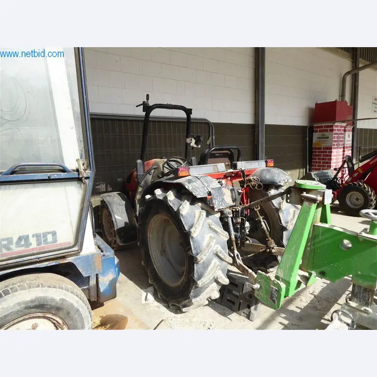 Bedrijfs- en kantooruitrusting van een manege-3