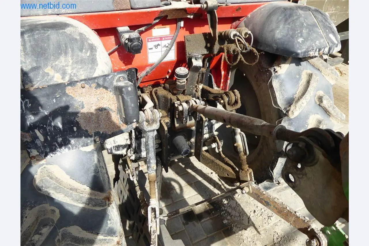 Bedrijfs- en kantooruitrusting van een manege-7