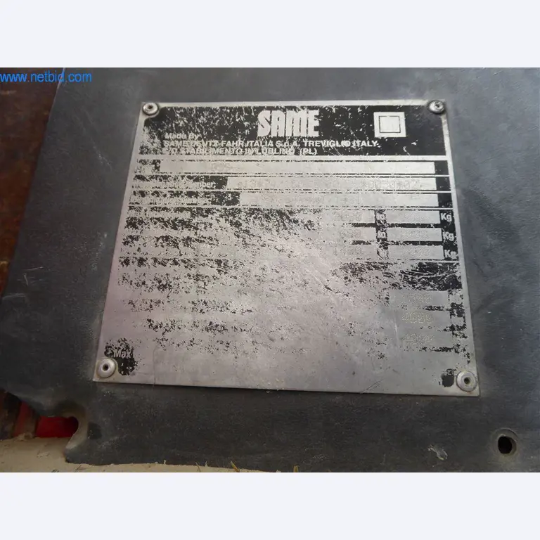 Bedrijfs- en kantooruitrusting van een manege-9