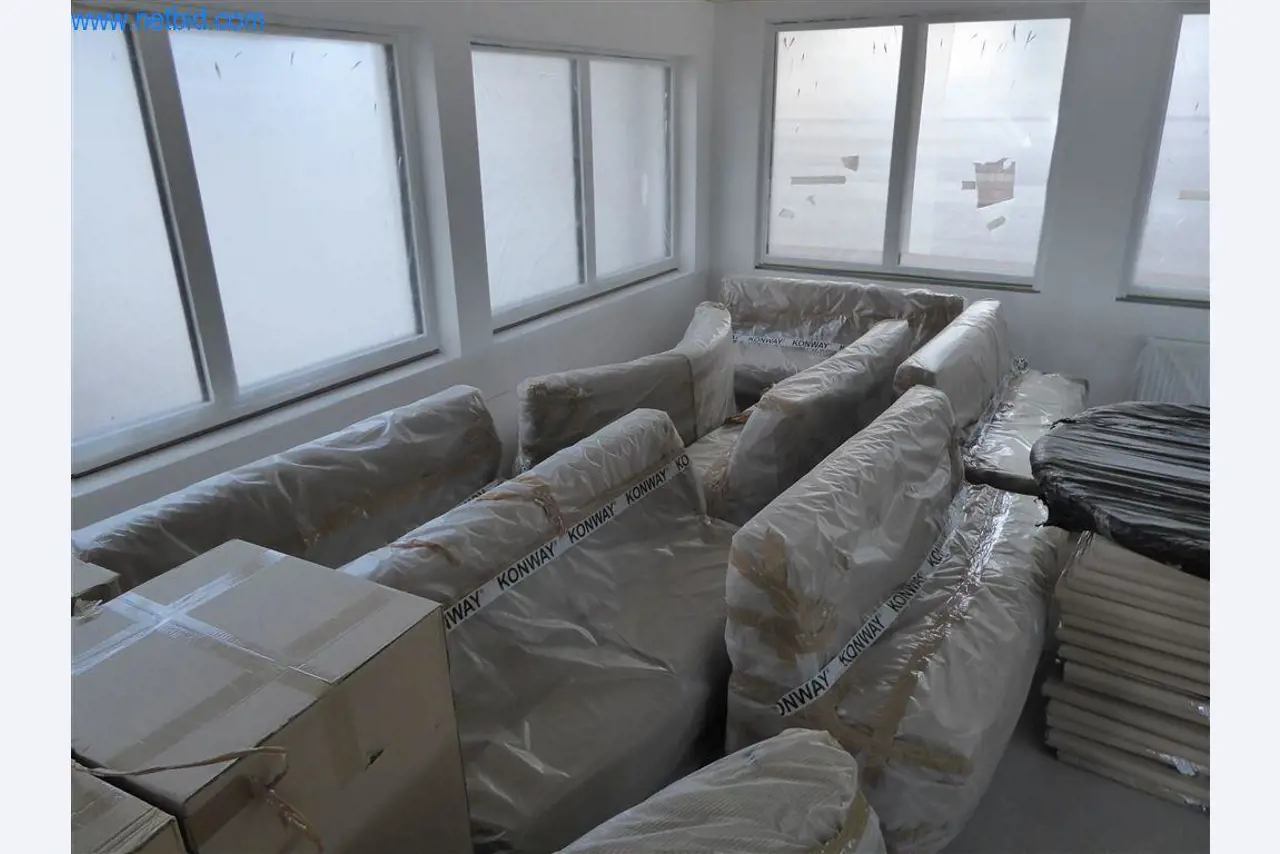 Bedrijfs- en kantooruitrusting van een manege-12