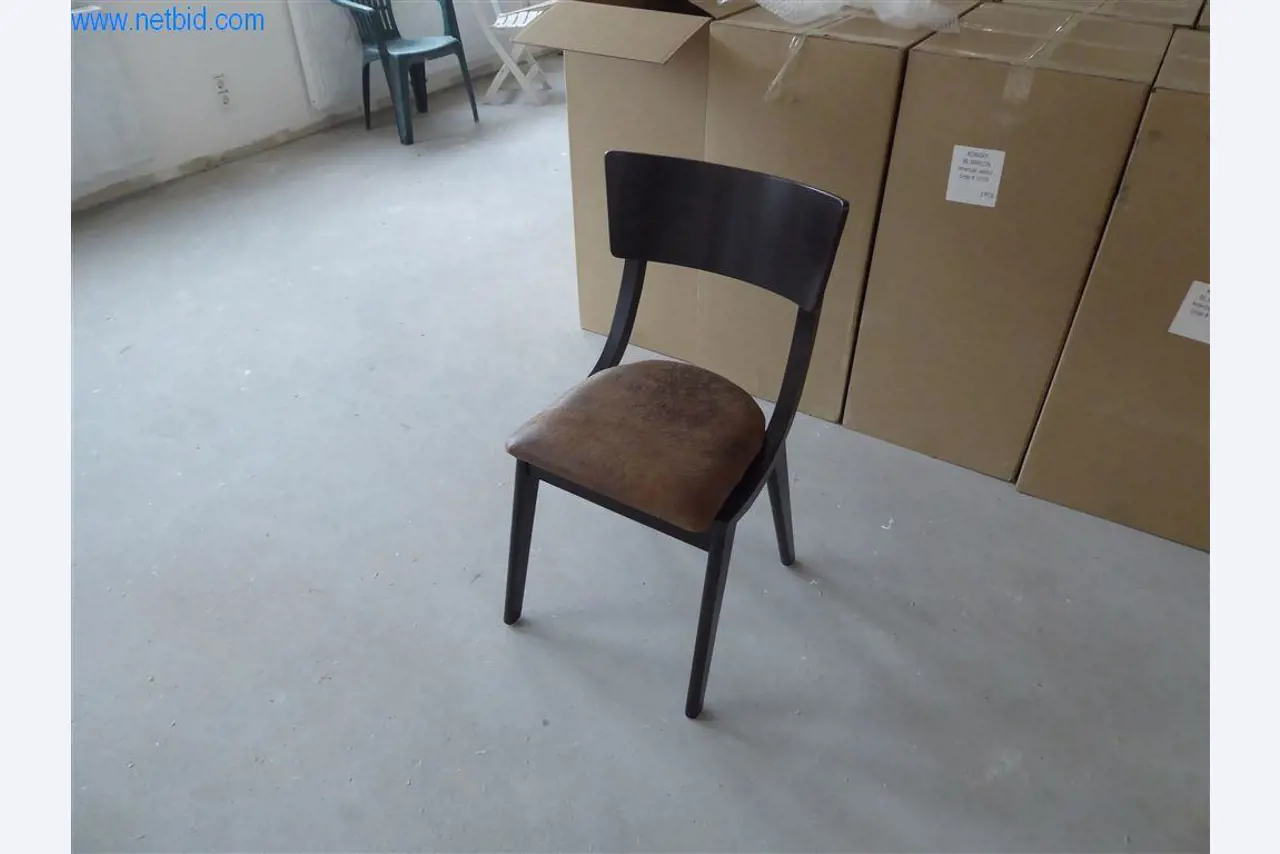 Bedrijfs- en kantooruitrusting van een manege-18