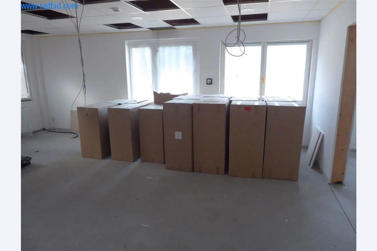 Bedrijfs- en kantooruitrusting van een manege-1