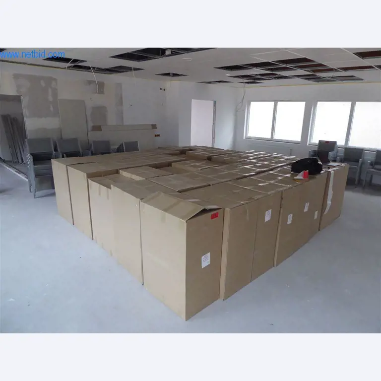 Bedrijfs- en kantooruitrusting van een manege-3