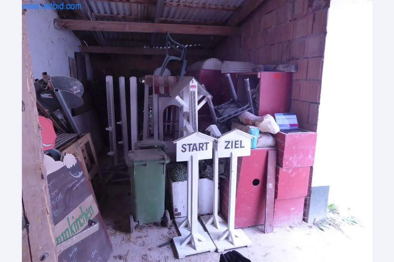 Bedrijfs- en kantooruitrusting van een manege-8