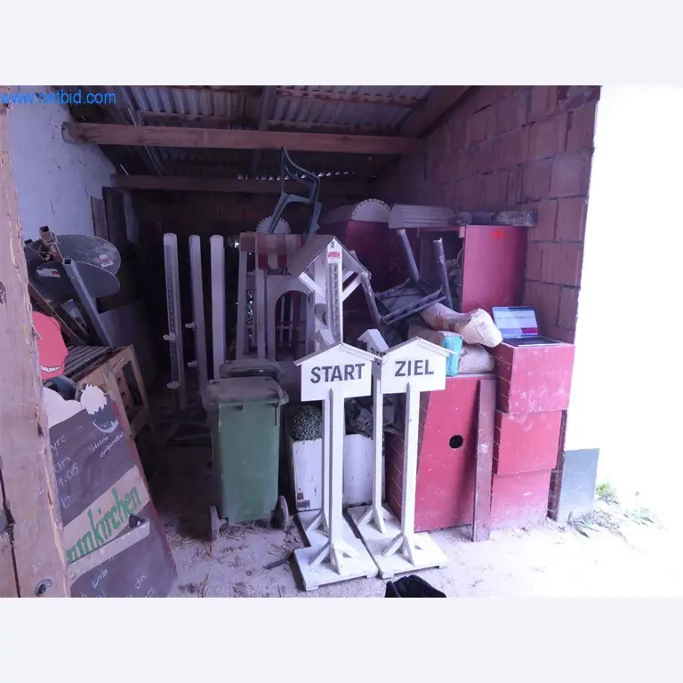 Bedrijfs- en kantooruitrusting van een manege-8