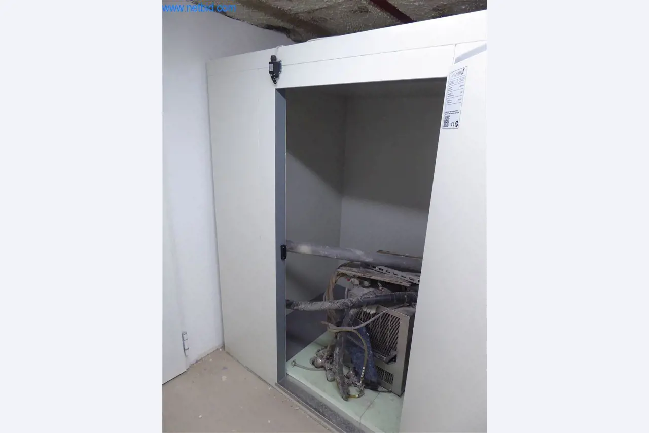 Bedrijfs- en kantooruitrusting van een manege-2