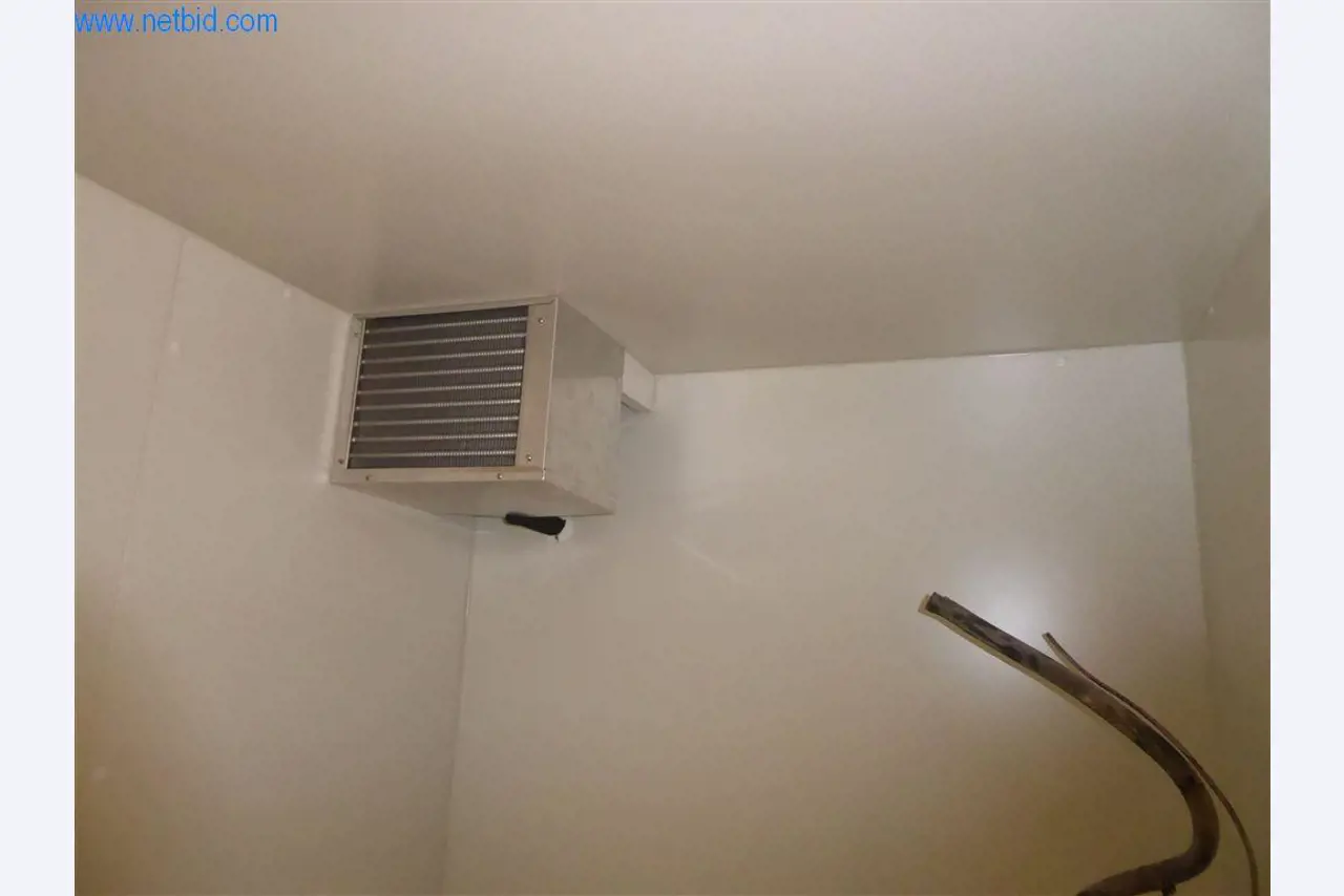 Bedrijfs- en kantooruitrusting van een manege-4