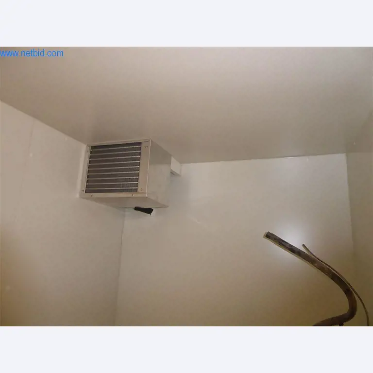 Bedrijfs- en kantooruitrusting van een manege-4