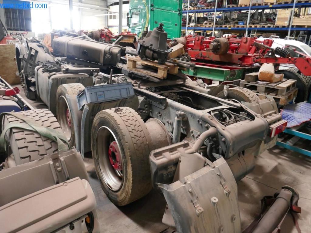 Vehículos, accesorios para camiones y maquinaria de construcción-9