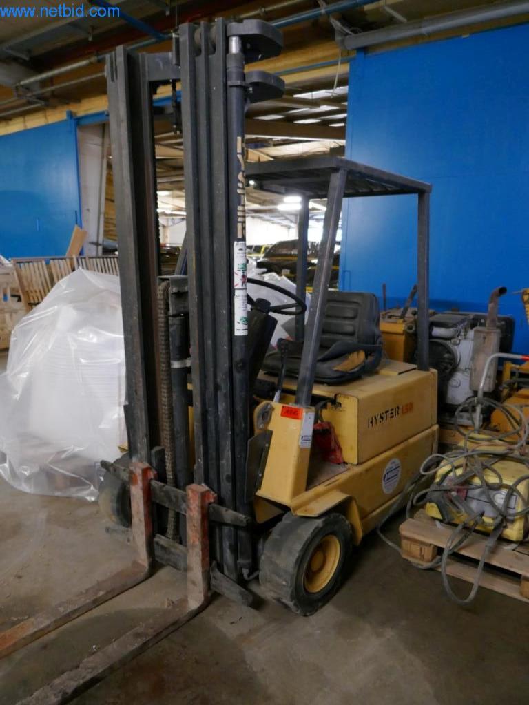 Vehículos, accesorios para camiones y maquinaria de construcción-1