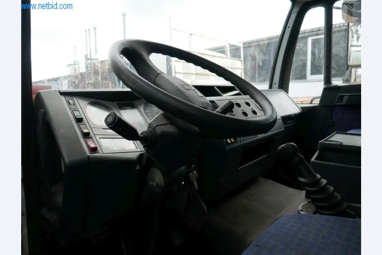 Voertuigen, vrachtwagenaccessoires en bouwmachines-11