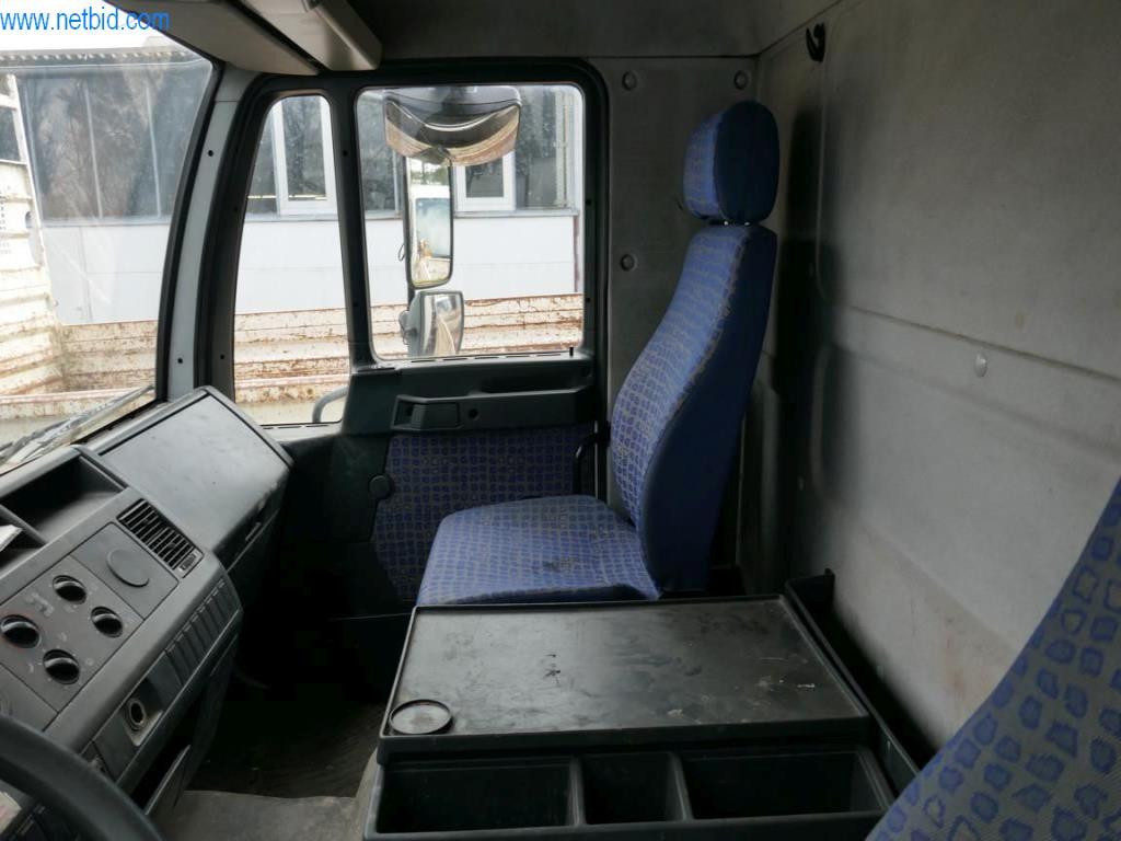 Pojazdy, akcesoria do samochodów ciężarowych i maszyny budowlane-4