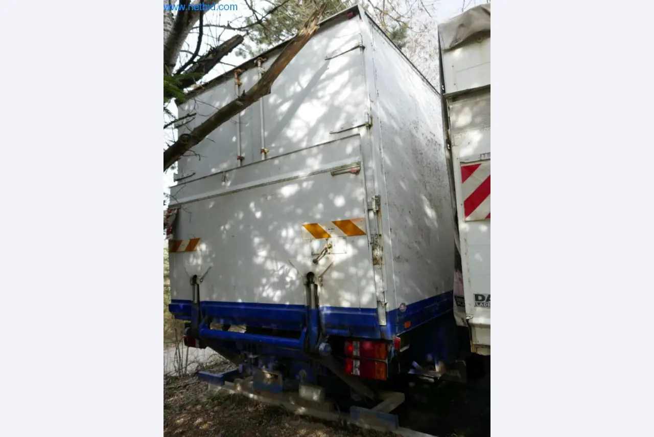 Pojazdy, akcesoria do samochodów ciężarowych i maszyny budowlane-6
