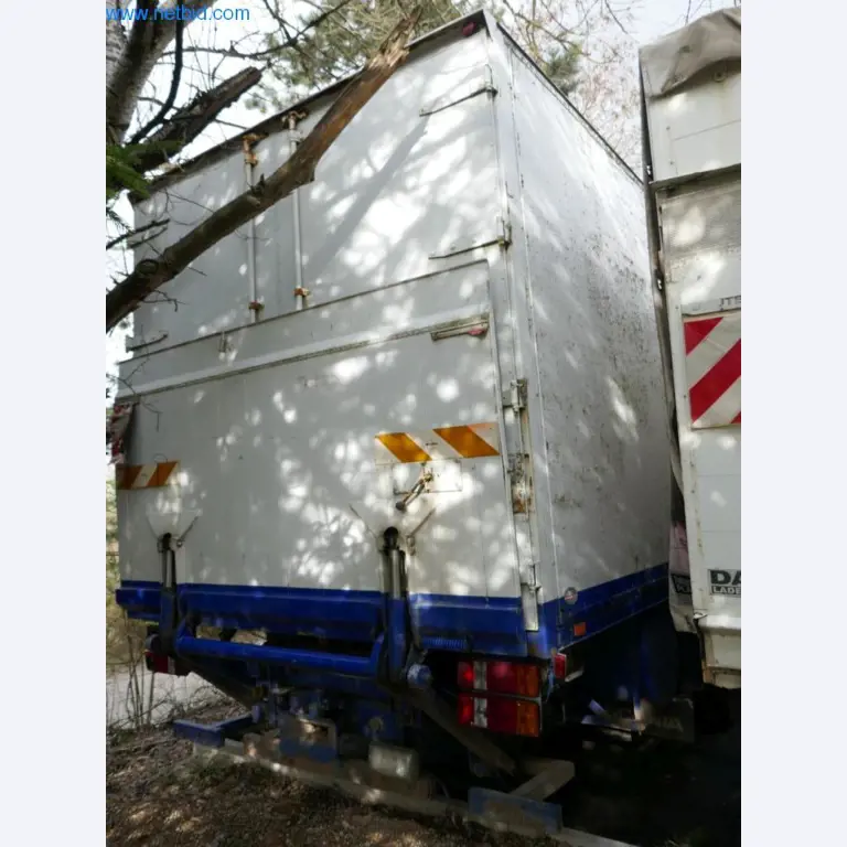 Pojazdy, akcesoria do samochodów ciężarowych i maszyny budowlane-6