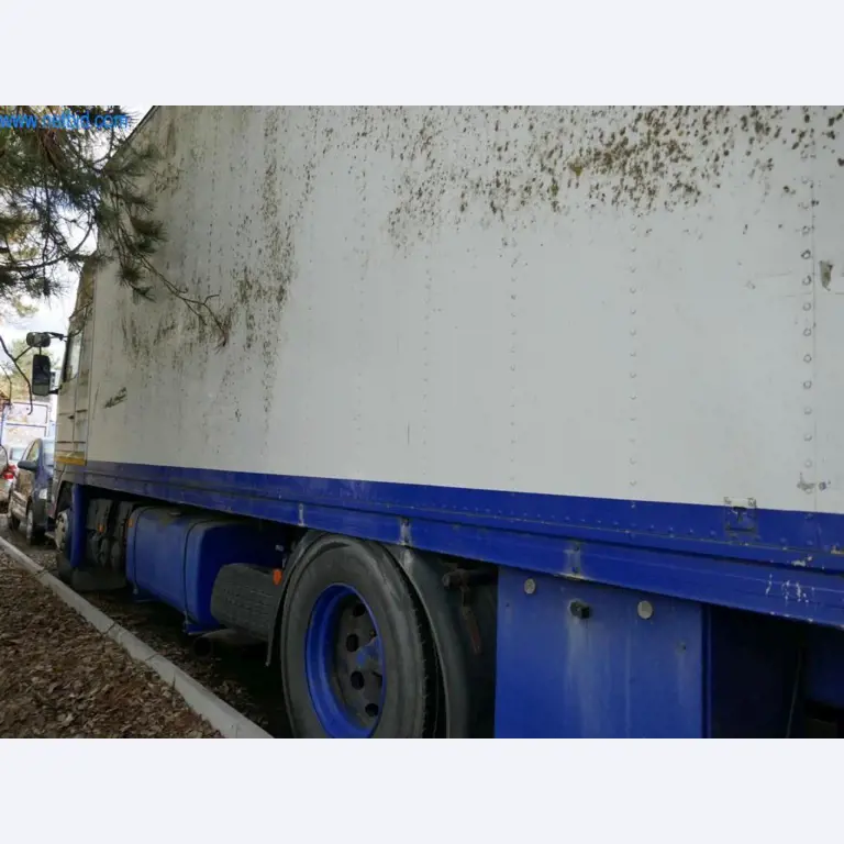 Pojazdy, akcesoria do samochodów ciężarowych i maszyny budowlane-8