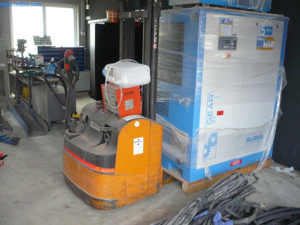 Firma sprzątająca z systemami do wydmuchiwania suchego lodu-2