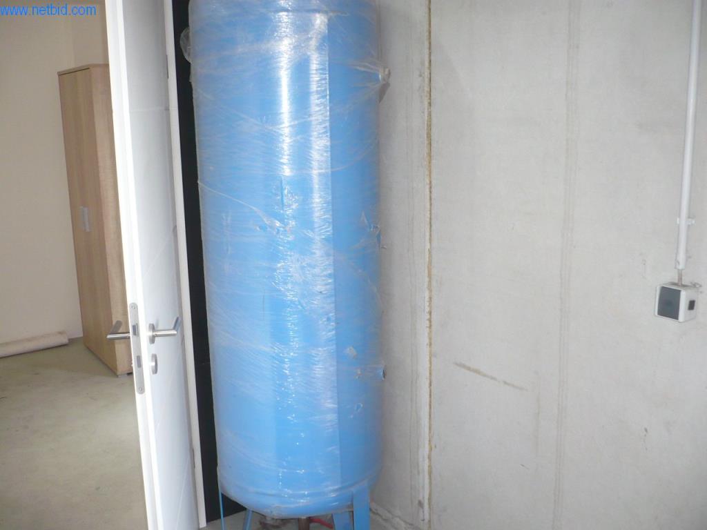 Firma sprzątająca z systemami do wydmuchiwania suchego lodu-2