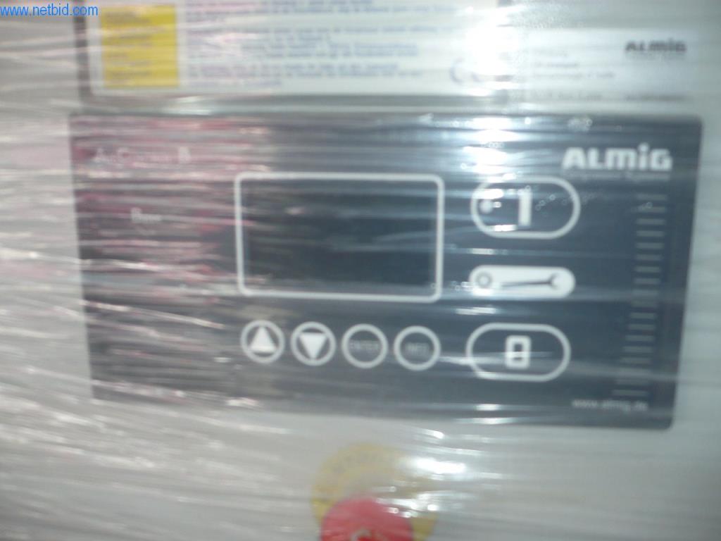 Firma sprzątająca z systemami do wydmuchiwania suchego lodu-3