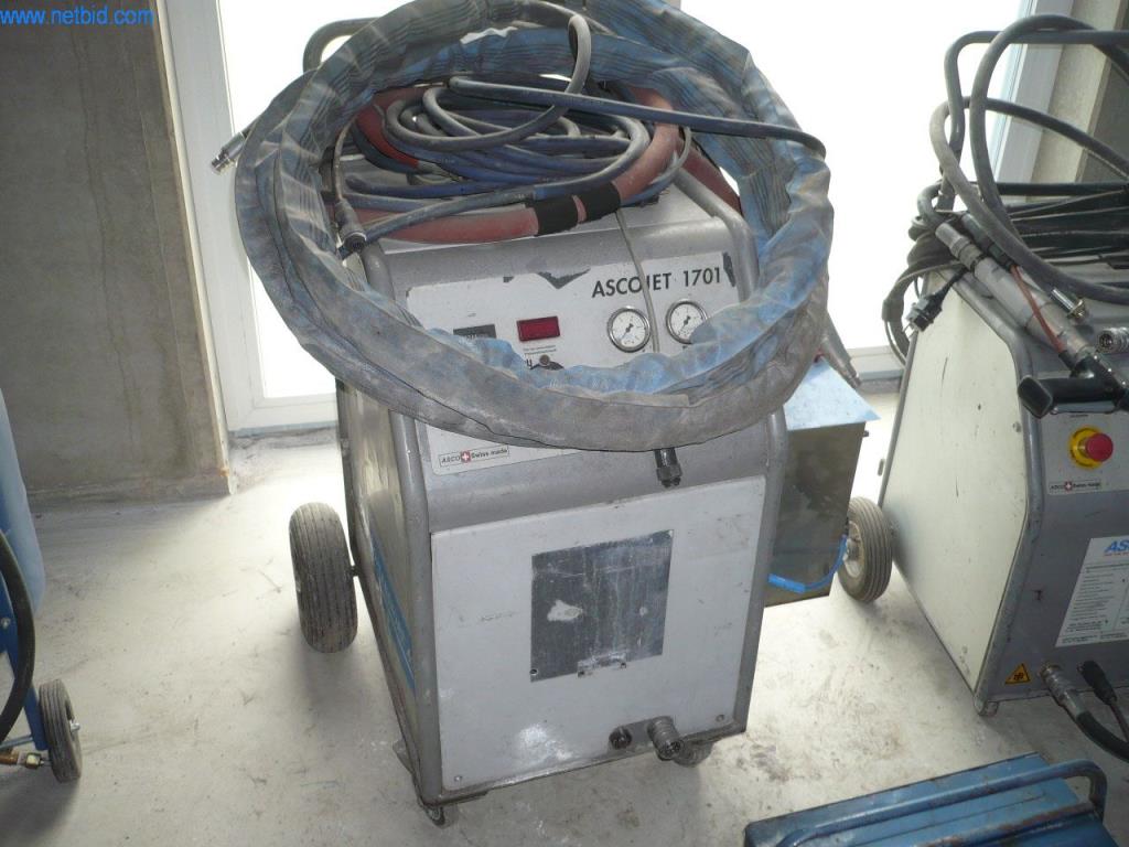 Firma sprzątająca z systemami do wydmuchiwania suchego lodu-2