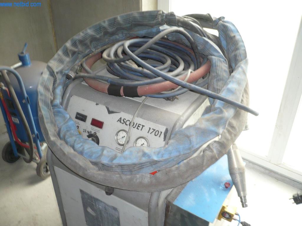 Firma sprzątająca z systemami do wydmuchiwania suchego lodu-3