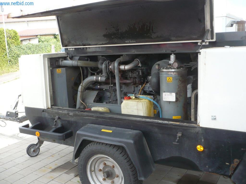 Firma sprzątająca z systemami do wydmuchiwania suchego lodu-2