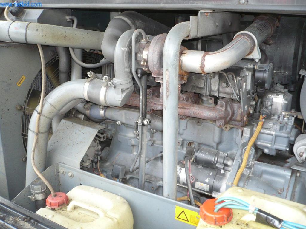 Firma sprzątająca z systemami do wydmuchiwania suchego lodu-3