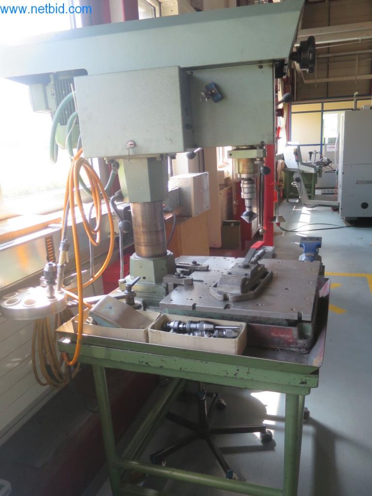 Kompletter Maschinenpark hochwertiger CNC-Bearbeitungsmaschinen-3