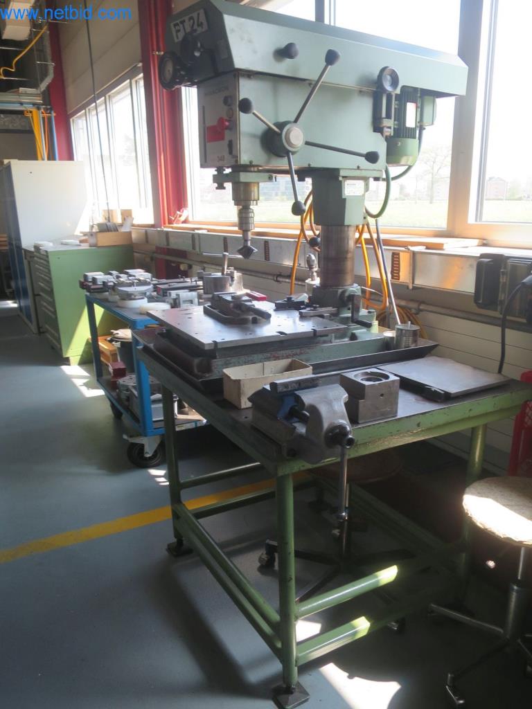 Kompletter Maschinenpark hochwertiger CNC-Bearbeitungsmaschinen-5