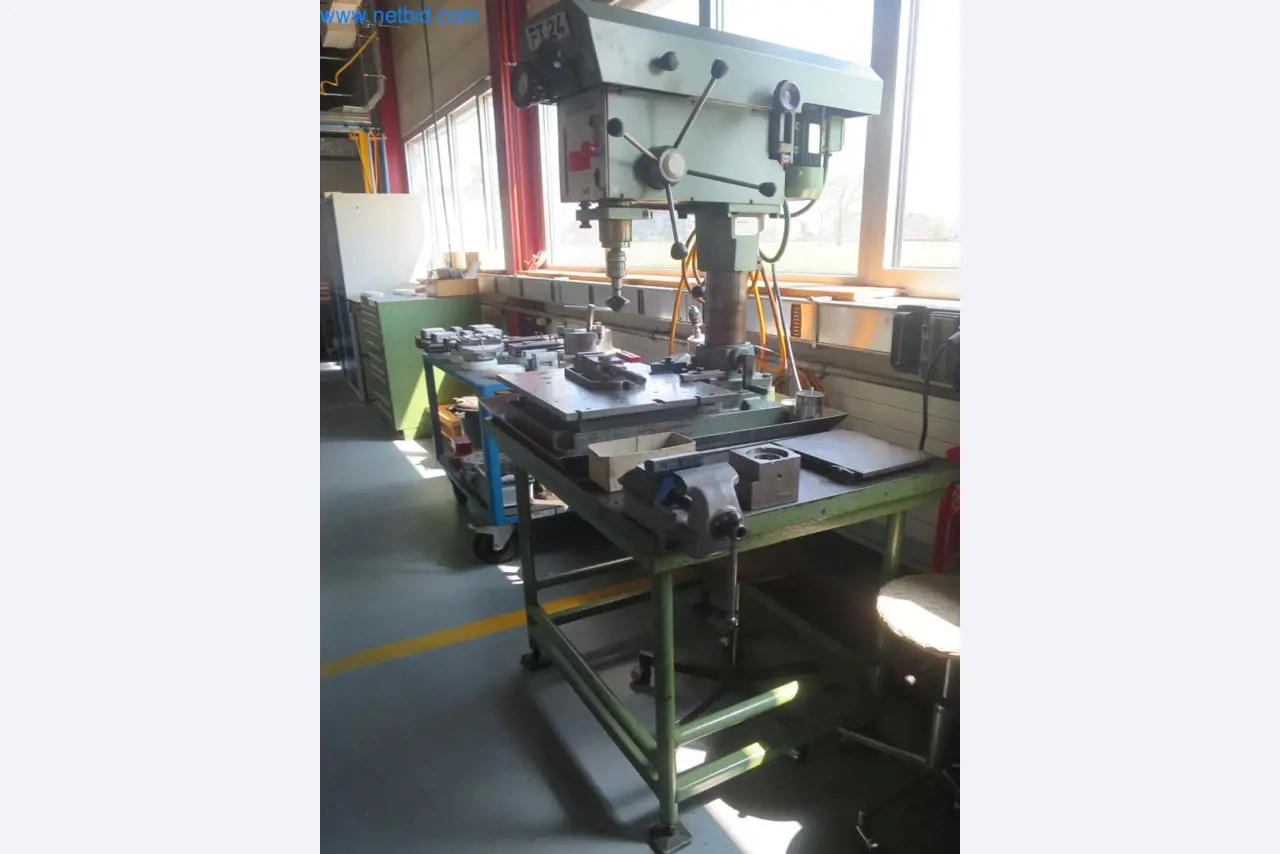 Kompletter Maschinenpark hochwertiger CNC-Bearbeitungsmaschinen-5