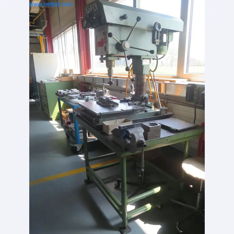 Kompletter Maschinenpark hochwertiger CNC-Bearbeitungsmaschinen-5