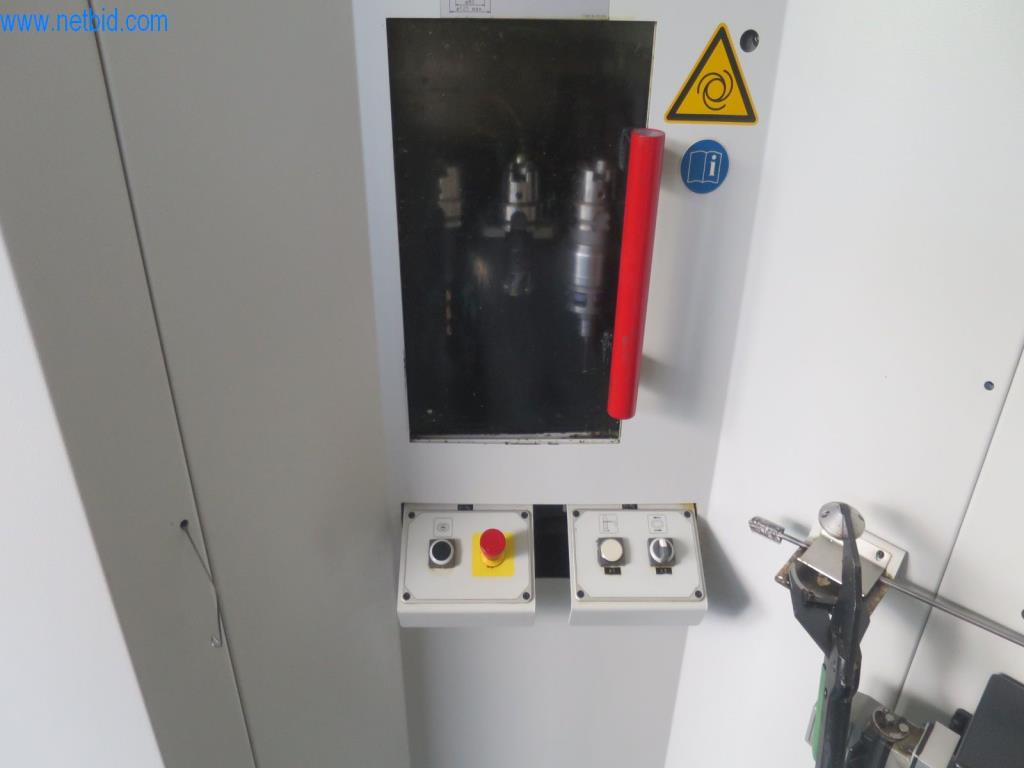 Kompletní sortiment vysoce kvalitních CNC obráběcích strojů-9