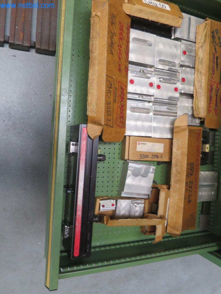 Kompletní sortiment vysoce kvalitních CNC obráběcích strojů-17